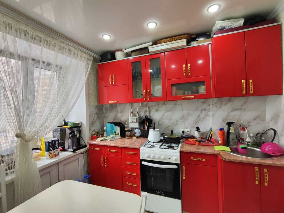 3 комнатная квартира, район СКГУ