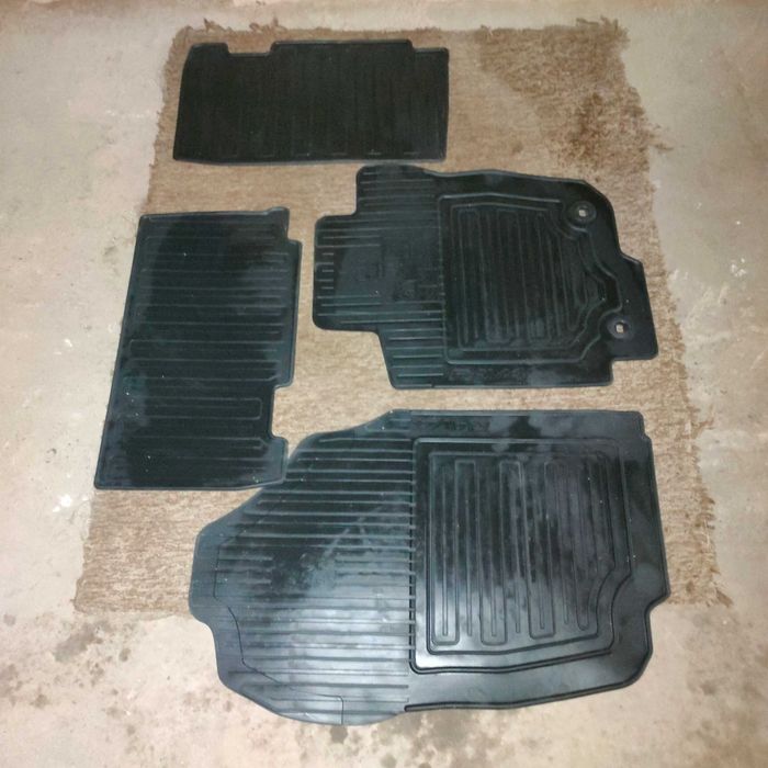 Коврики на  Toyota RAV4