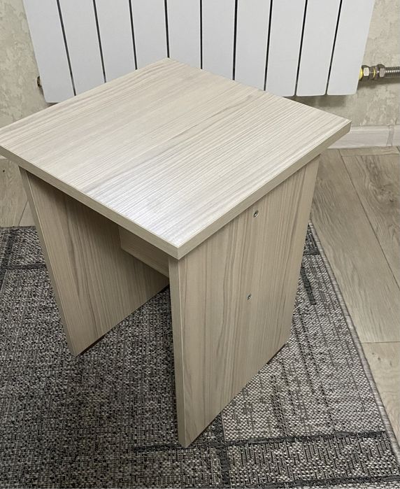 Табуретки 4 шт новые