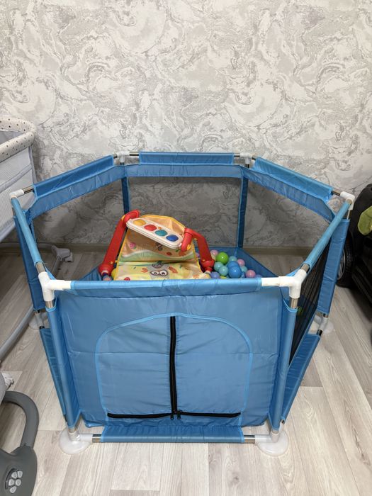 Продается машина , бассейн , манеж , шизлонг, горка