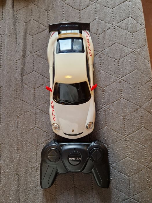 Кола с дистанционно управление