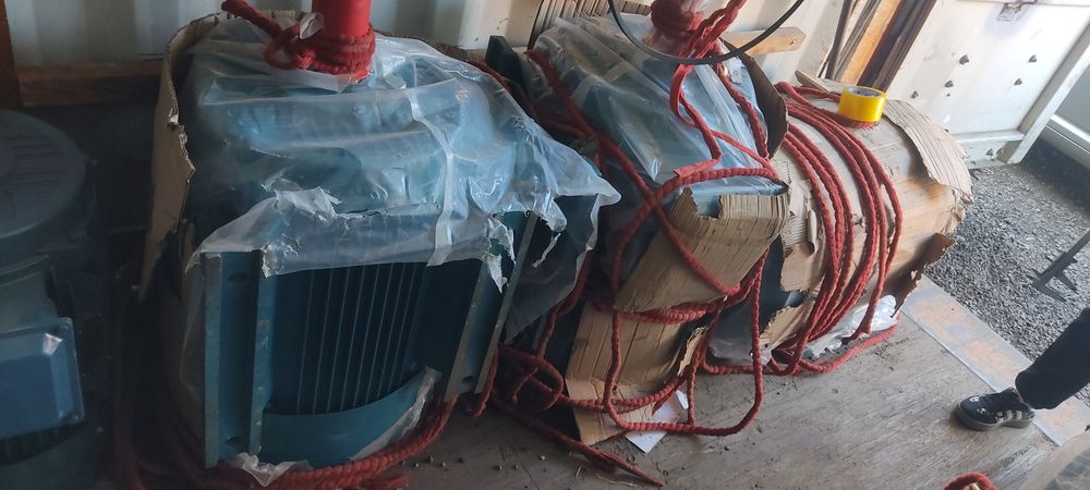 Электродвигатель  редуктор