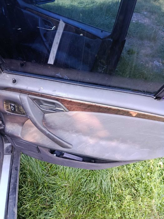 Vând autoturism  Mercedes Benz E clase