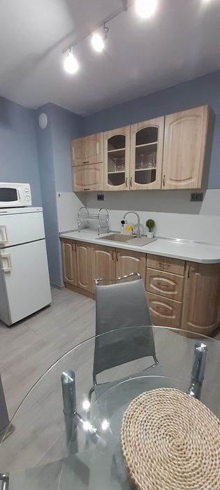 Дава се под наем Двустаен апартамент в Плевен, Идеален център - 70 кв.м за 408 € - Снимка #9