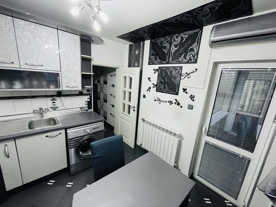 Дава се под наем Четиристаен апартамент в Русе, Алеи Възраждане - 98 кв.м за 510 € - Снимка #5