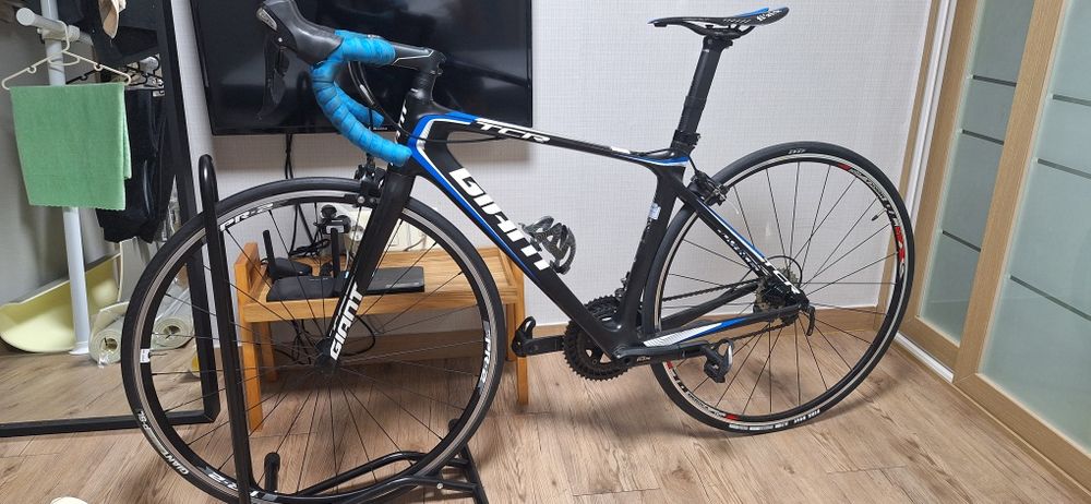 Продам карбоновый шоссейник Giant TCR