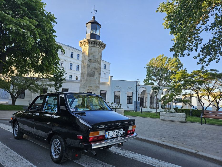 Inchiriez Masina de epocă Dacia Neagră 1310 Dacia 1300  pentru  Filmări Reclame Plimbari Nuntă