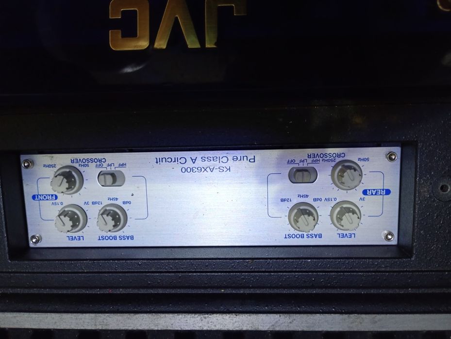 Продам усилитель в авто