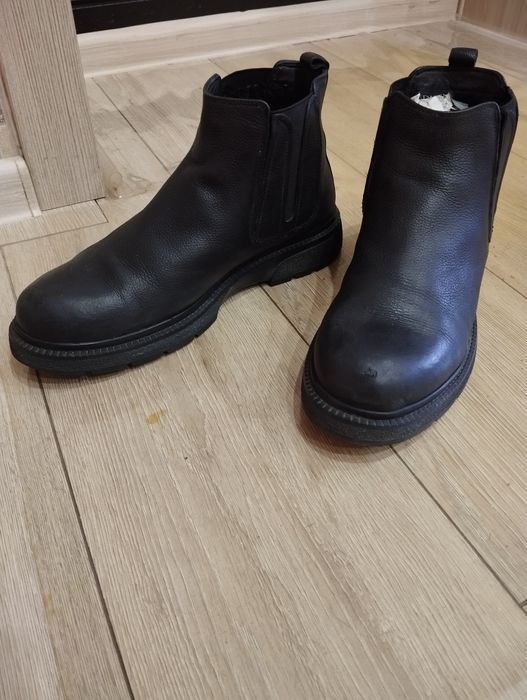 Продаются мужские зимние ботинки