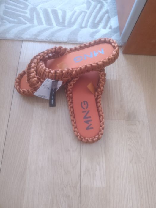 Papuci unisex Mango Ediție limitată
