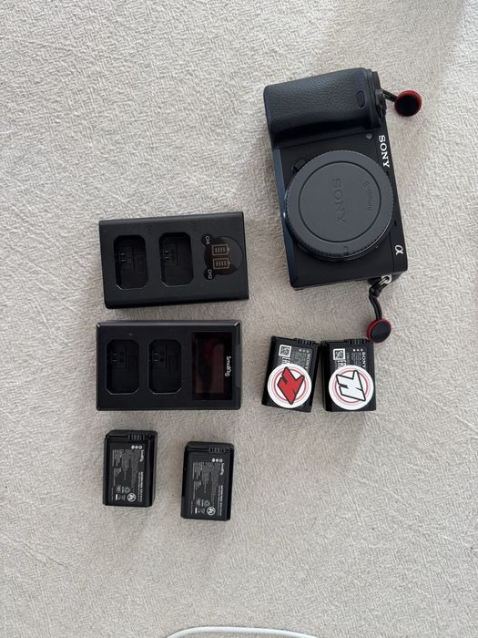 Sony A6400 body + 4baterii