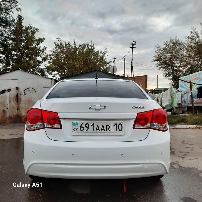 Машина шевроле круз