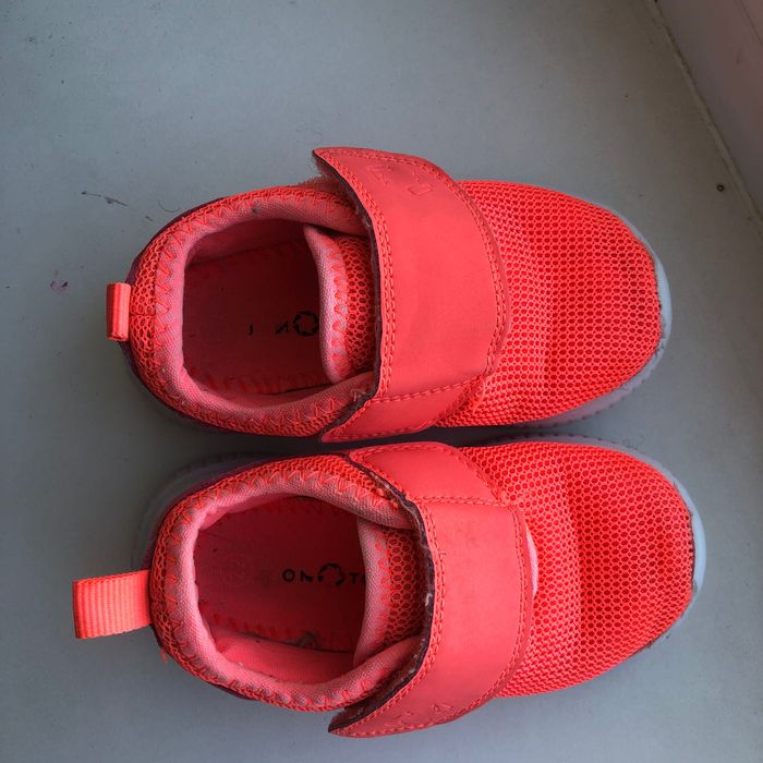 Кроссовки на девочку 22 размер