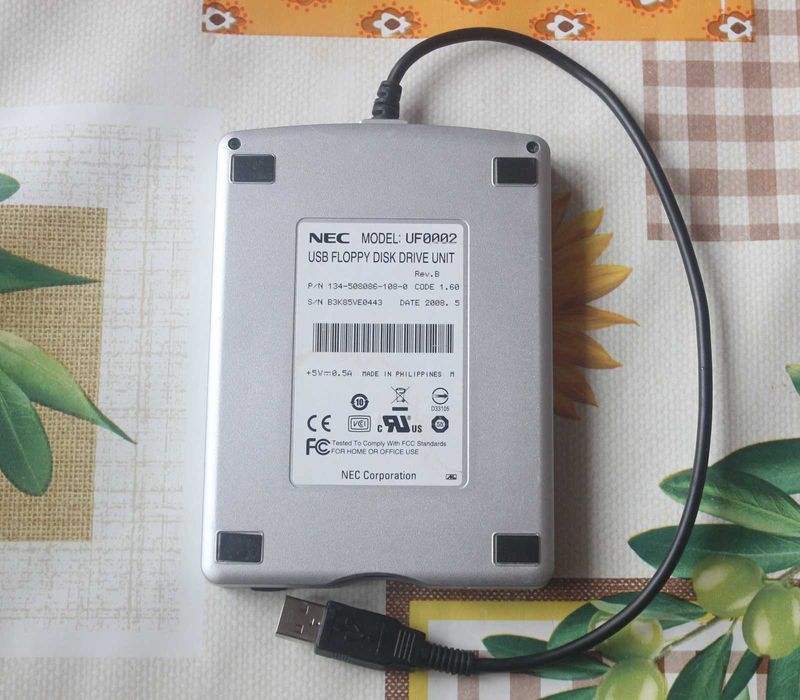 NEC USB Floppy Disk Drive  -  флопи за дискети  3.5"