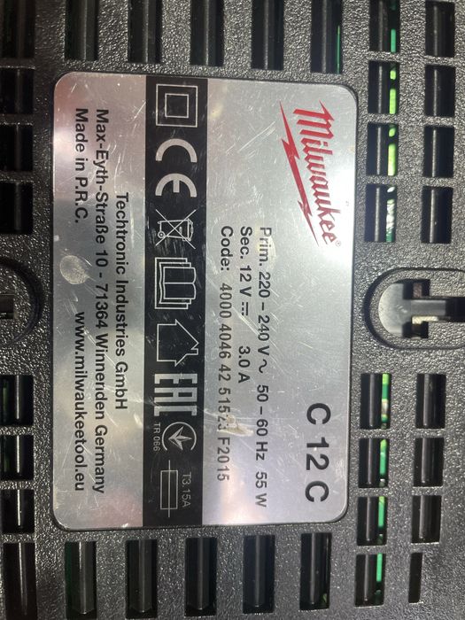 Incarcator Milwaukee C12 C pentru acumulatori M12 Li-Ion