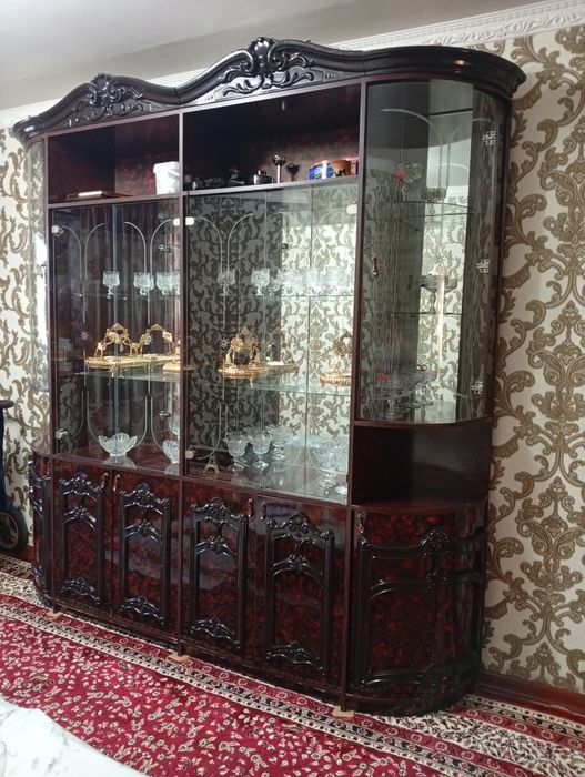 Сервант сатылады таза келисип беремен