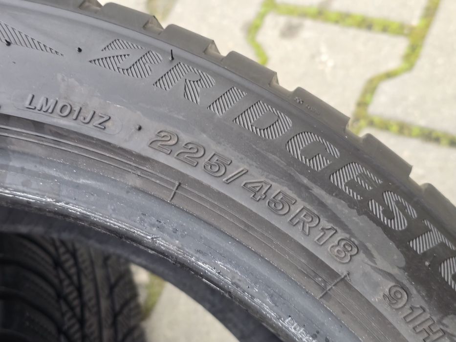 225 45 18 Bridgestone