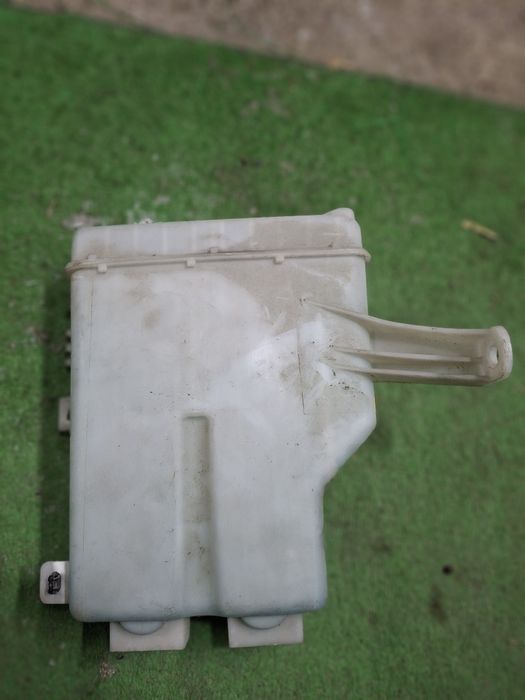 Бочек омывателя тойота альфард