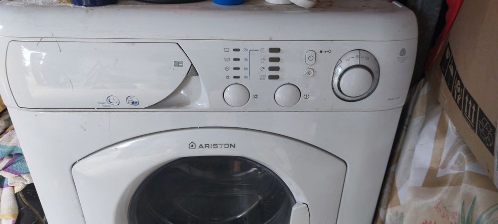 Стиральная машина аристон, индезит.