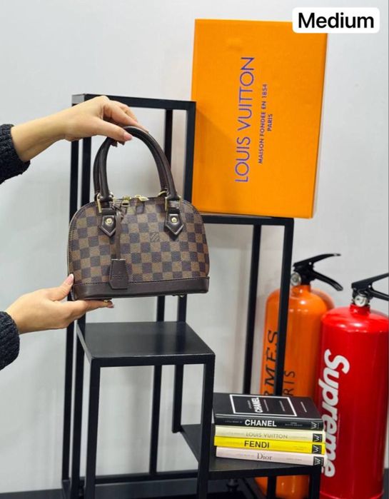 Louis Vuitton Alma чанта