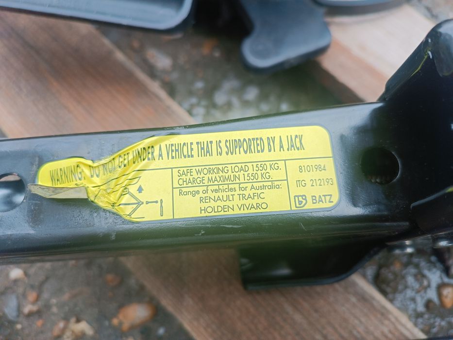 Оригинален крик Renault Trafic, Opel Vivaro