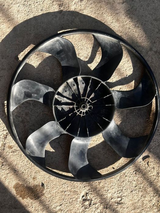 Продам вентилятор охлаждения двигателя