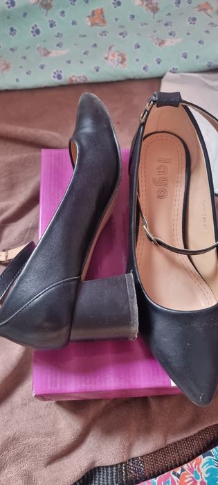 Продам новые туфли Josiny