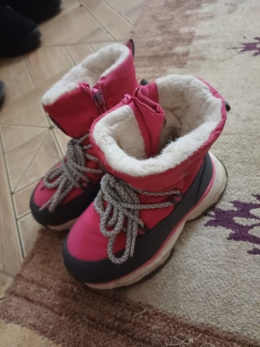 Продам детскую обувь для девочек
