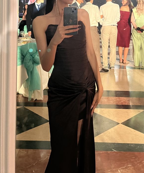 продаю поатье на выпускной одевала один раз