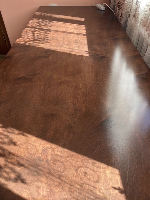 Продам срочно обеденный стол торг уместен