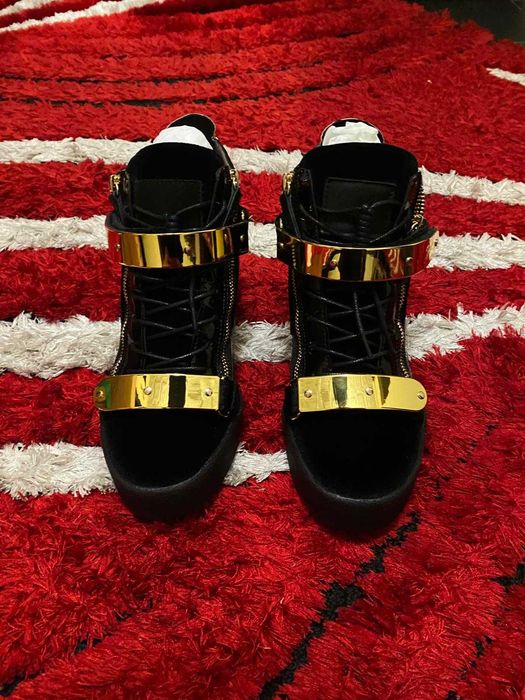 Giuseppe Zanotti Coby