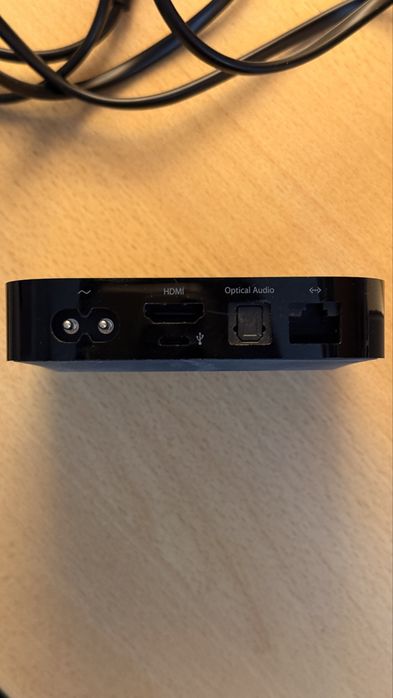 Apple TV (3-то поколение, модел A1469) отлично състояние.