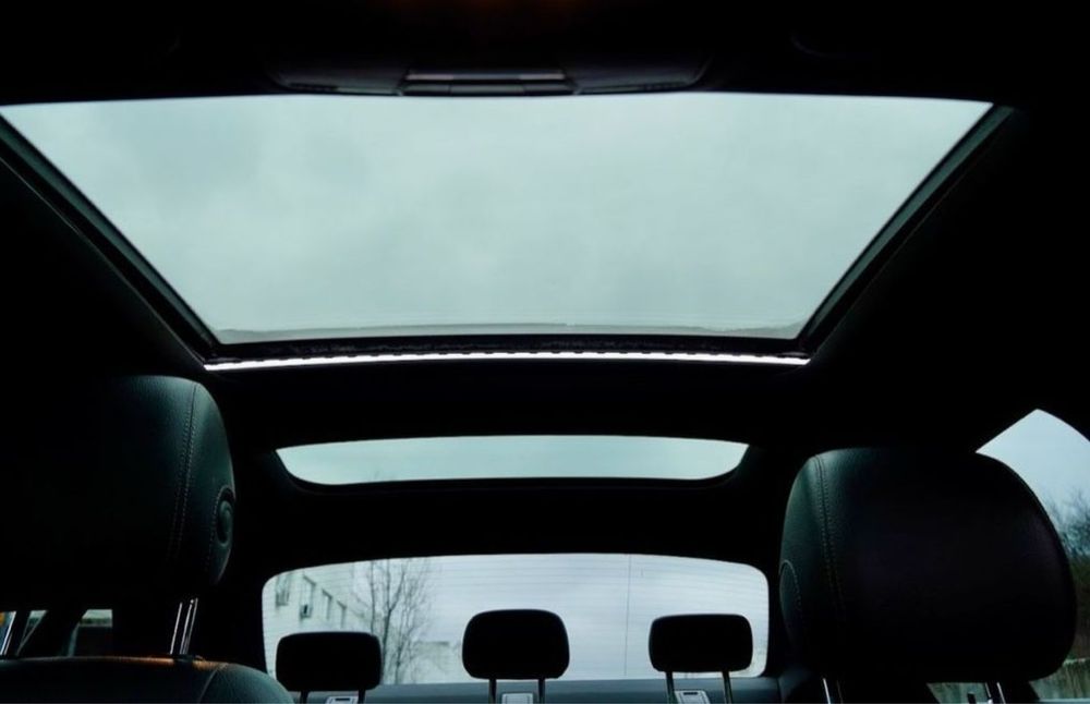 Mercedes-Benz C200d AMG pachet Panoramic