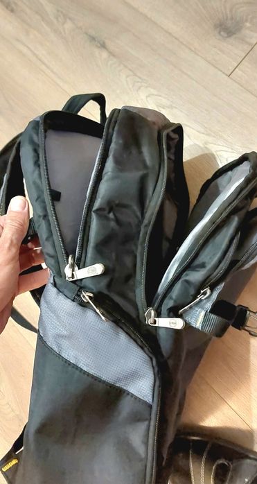 Vând rucsac laptop Dell 17 "