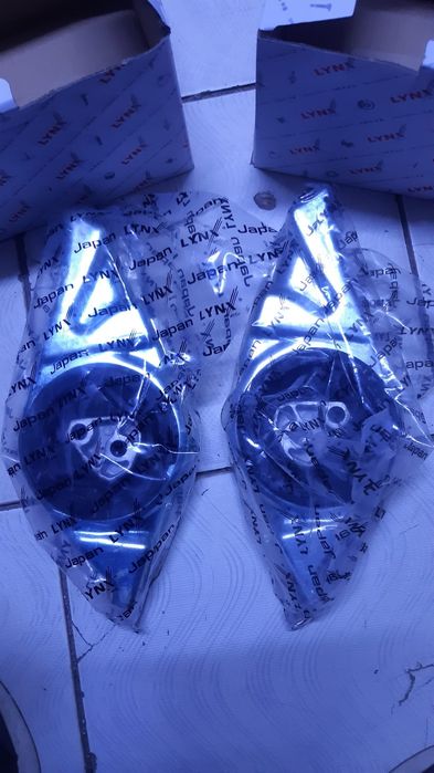 Продается опоры двигателя на Ваз 2190 правый,левый