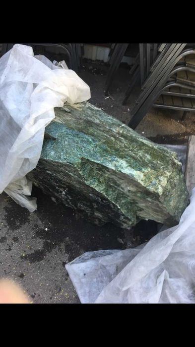 Нефрит природный