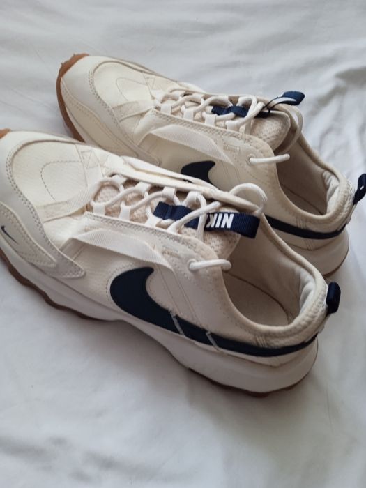 Кроссовки Nike  TC