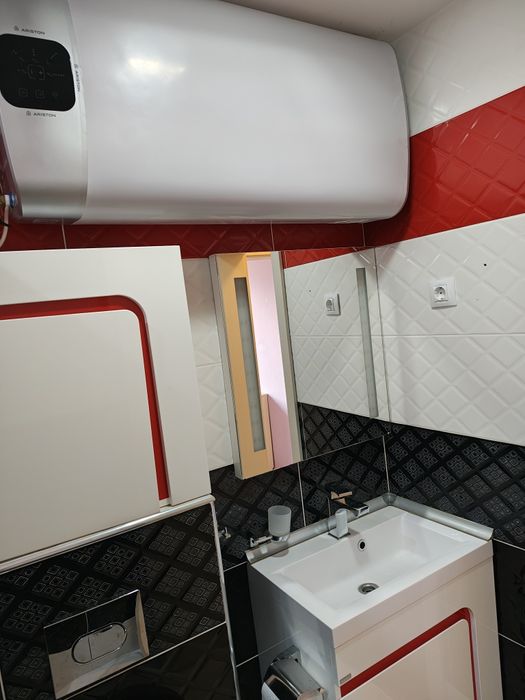 Дава се под наем Двустаен апартамент в Благоевград, Освобождение - 55 кв.м за 90000 € - Снимка #2