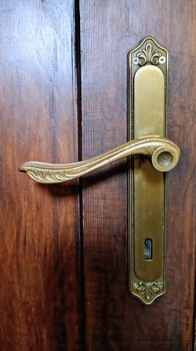 Антикварен месингов обков