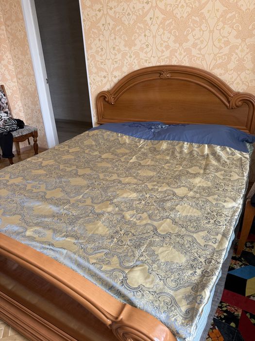 Продам спальный гарнитур