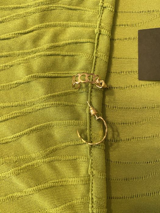 Елегантна, еластична,стягаща нова рокля Boohoo с подарък нови обеци.