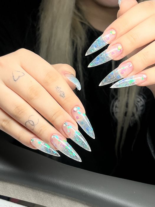 Маникюр наращивание ногтей