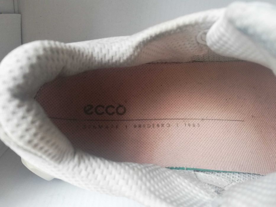 Продам б/у женские кроссы ECCO /mx w