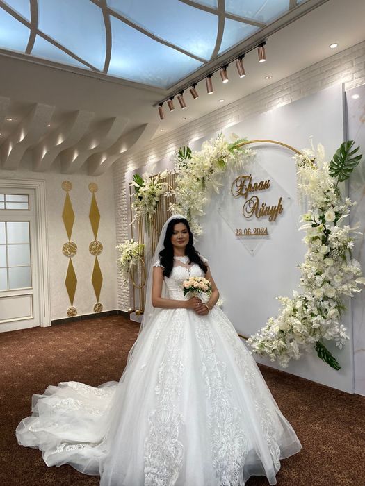 Свадебное платье продам