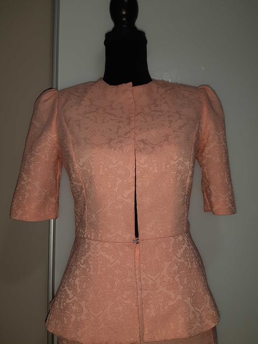 Costum roz FOFY brocart baroc superb