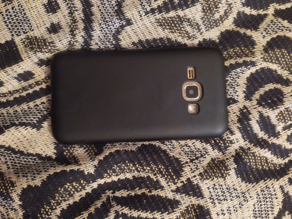 Samsungj2 holati ekrani ketgan