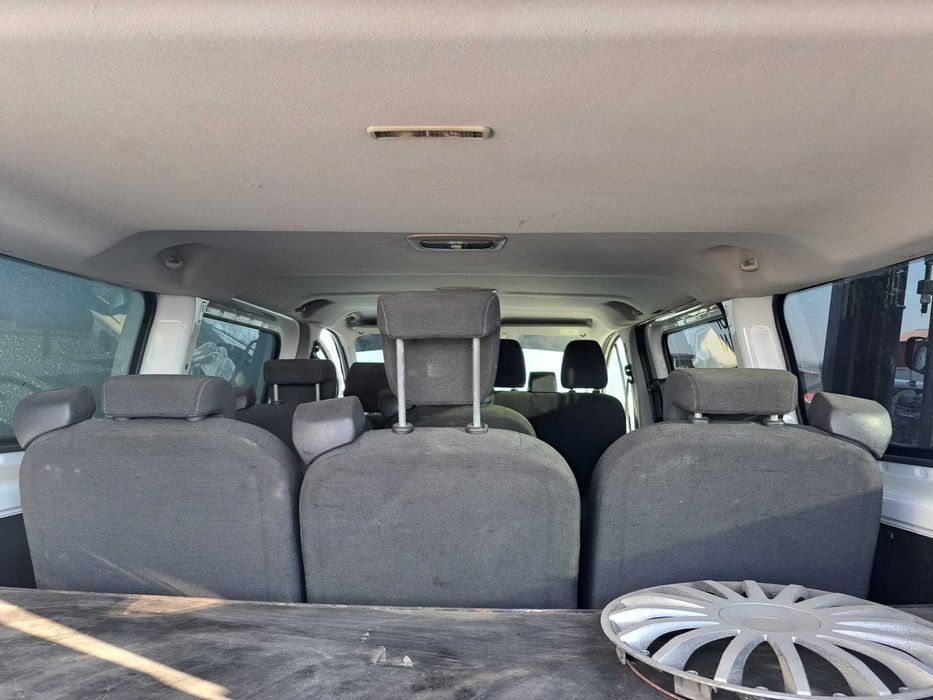 Dezmembrez Ford Transit Custom de Persoane 2.2 Tdci DRFF 100 Cai