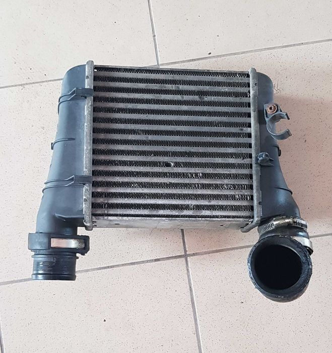 Capota portbagaj Usa stanga spate Luneta Banchete Audi A4 B7, Clima Spira volan Centura Intercooler ECU Audi A4 B7 1.9 Tdi