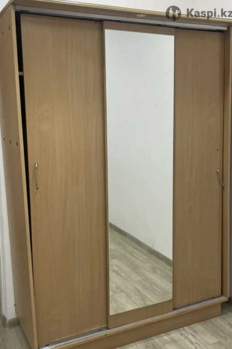 Шкаф для одежды б/у