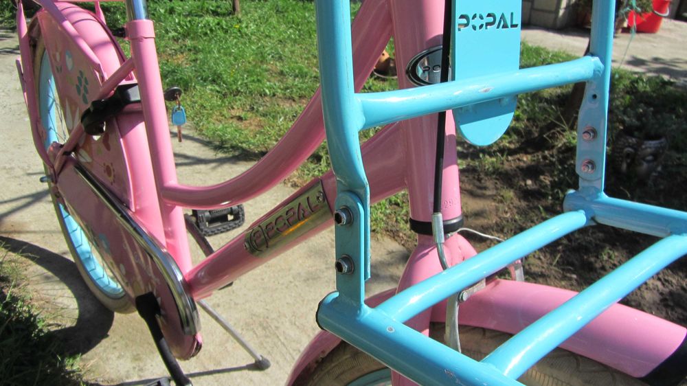 Bicicleta superba albastru cu roz perfecta, functionala totul original